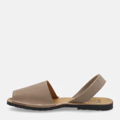 DOREA MINORCHINE | Donna Sandali