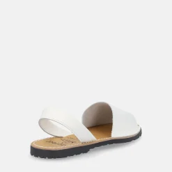 DOREA MINORCHINE | Donna Sandali