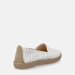 TANAHLOT ESPRADILLAS | Donna Ballerine