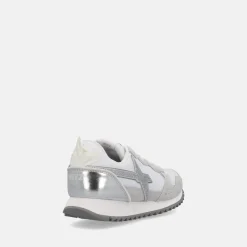 W6YZ JET | Sneakers